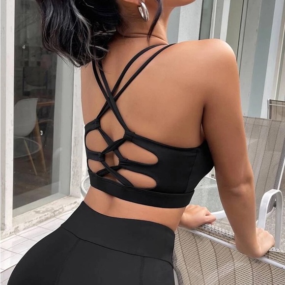 SHEIN Other - Light Support Criss Cross Cut Out Back Sports Bra Size Medium